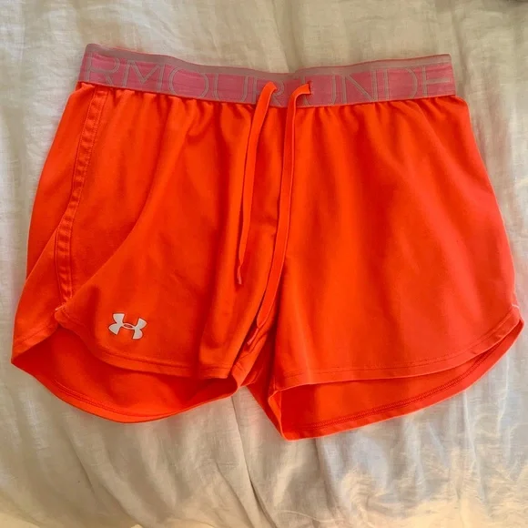 Women’s UA shorts - Picture 4 of 8